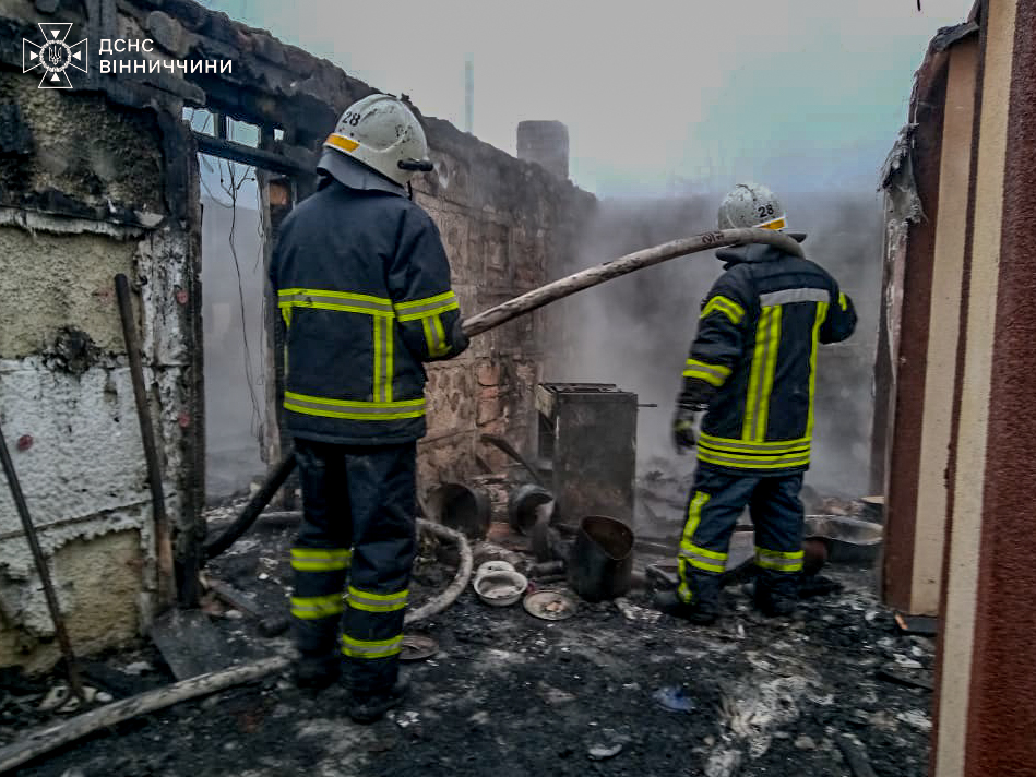 Короткі замикання та несправне опалення: рятувальники області ліквідували сім пожеж