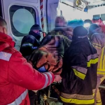 Швидка допомога» не змогла доїхати: рятувальники несли жінку понад три кілометри