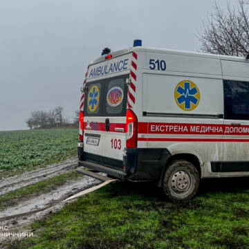 Розмита дорога заблокувала рух швидкої допомоги на Вінниччині