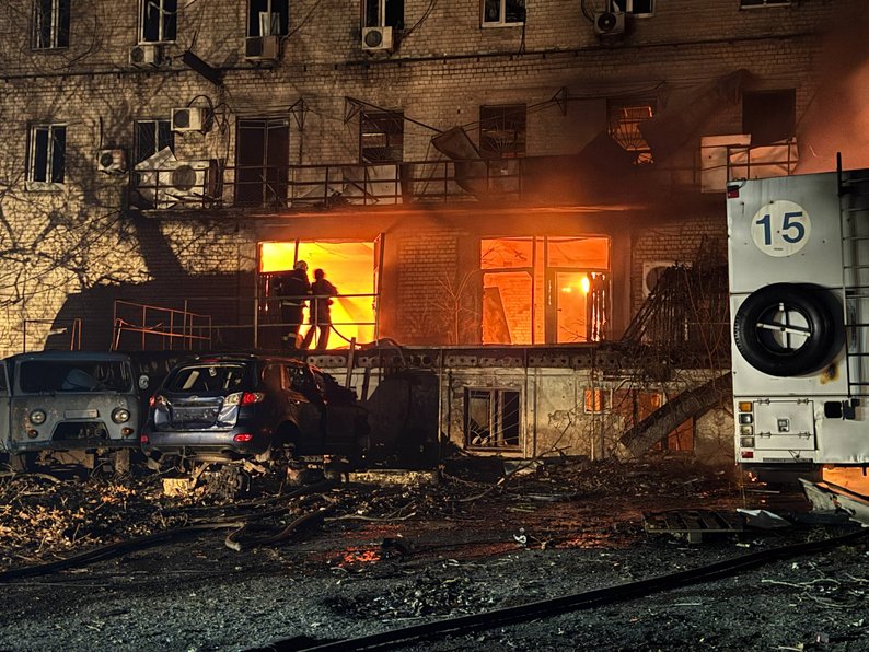 Масований обстріл Дніпропетровщини: двоє постраждалих