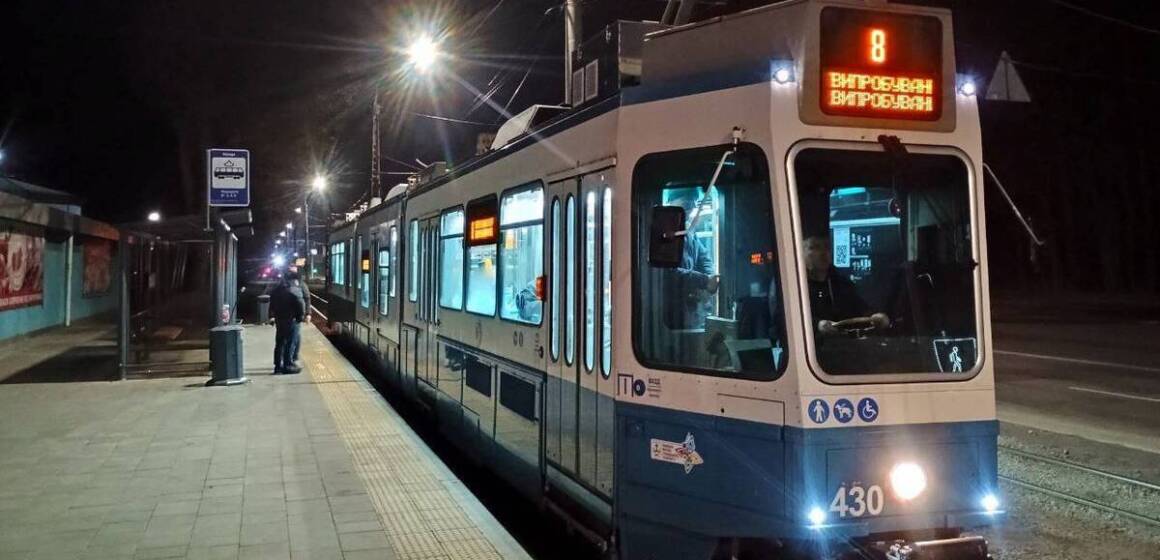 93371c9b0d15c45b552992ae79752117 У Вінниці оновлений трисекційний трамвай пройшов нічне тестування