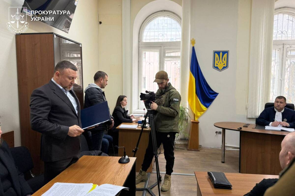 Суд у Вінниці залишив під вартою вчителя, якого підозрюють у вбивстві двох людей