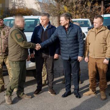 b617a1b5-1453-4414-b44f-cd33fc537d05 Міжрегіональний координаційний штаб передав п’ять позашляховиків стрілецькому батальйону