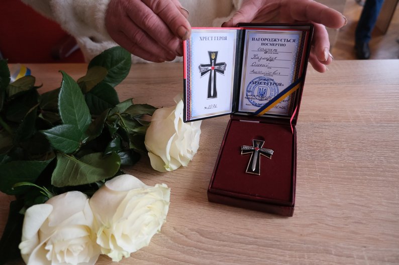 На Вінниччині матері загиблого воїна вручили посмертну нагороду сина
