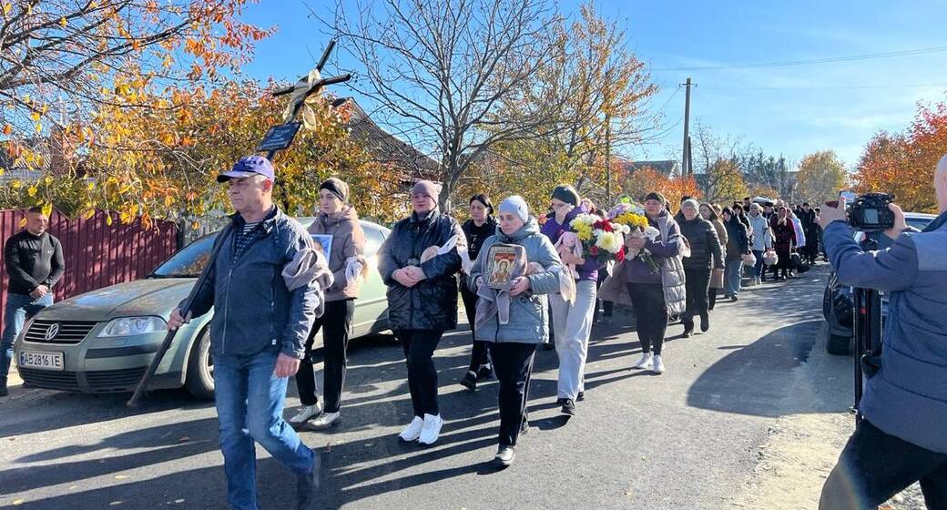 На Вінниччині прощалися із 7-річною дівчинкою, яка загинула внаслідок атаки РФ