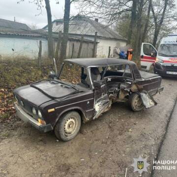 На Вінниччині зіткнулися ВАЗ та Toyota, водій одного з авто госпіталізований