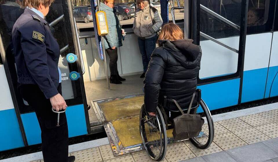 У Вінниці впроваджують цюріхський стандарт доступності на трамвайних зупинках