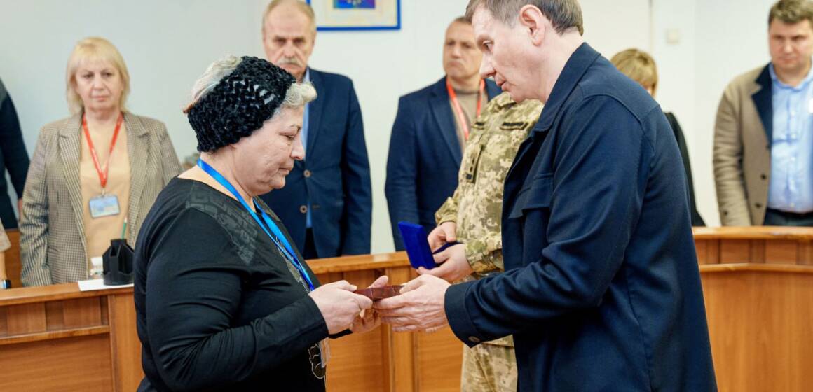 У Вінниці вручили посмертний орден “За мужність” III ступеня матері Ількіна Гаджизаде