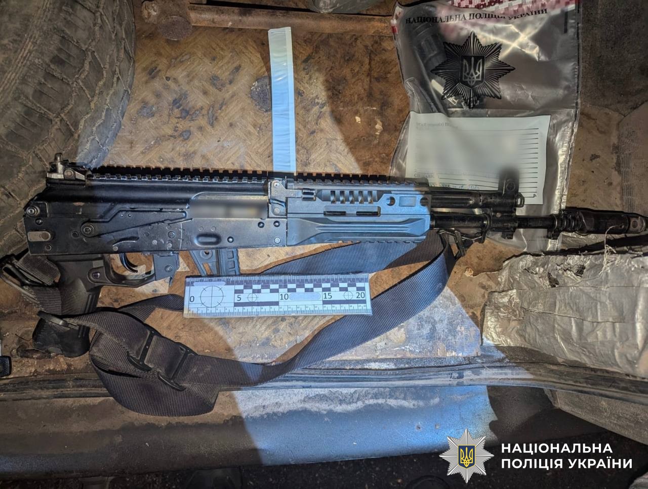 Поліцейські вилучили у жителя Вінницького району автомат і боєприпаси