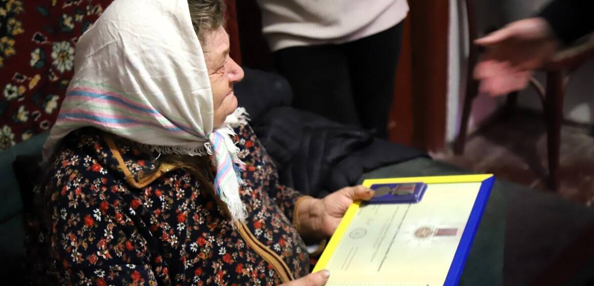 v15_86b653d89bce9faa878fec18d852e7db Родини зниклих вінницьких поліцейських отримали державні нагороди