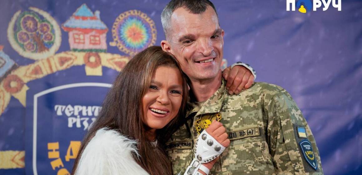 Військовий із Ладижина долучився до великого різдвяного мистецького проєкту