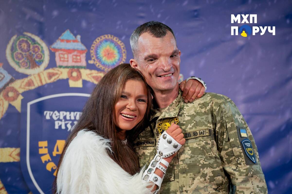 Військовий із Ладижина долучився до великого різдвяного мистецького проєкту