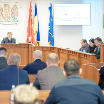 Сесія ВМР У Вінниці запровадили нові виплати для мешканців, чиє житло постраждало від обстрілів