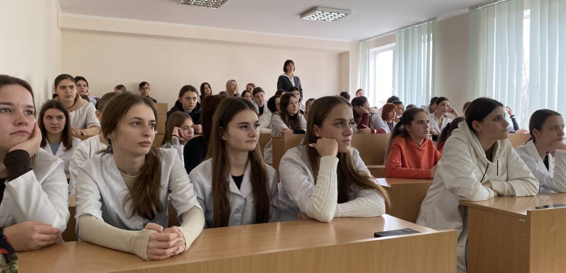 Студентки Студентів вінницького медколеджу навчали розпізнавати токсичну комунікацію