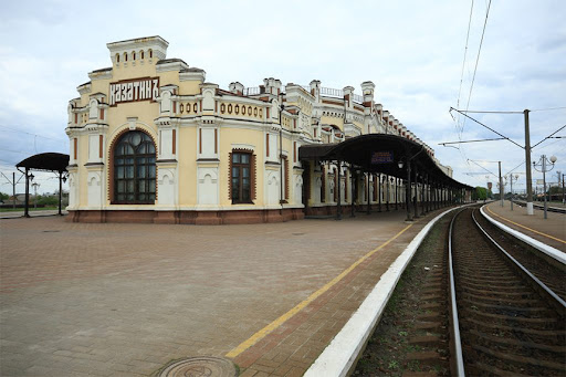Після смерті працівника в Козятині “Укрзалізниця” пояснила, чому на вокзалах немає медиків