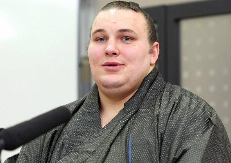 місто Вінничанин Аонішікі перемагає шостий раз поспіль і впевнено йде до рангу озекі