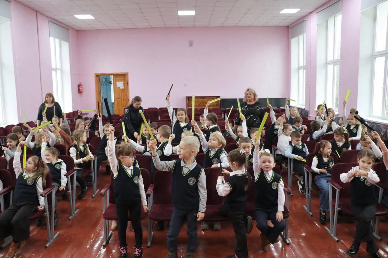 Міжрегіональний координаційний гуманітарний штаб провів акцію «Увага! Діти!» для посилення безпеки дітей на дорогах під час відключень світла