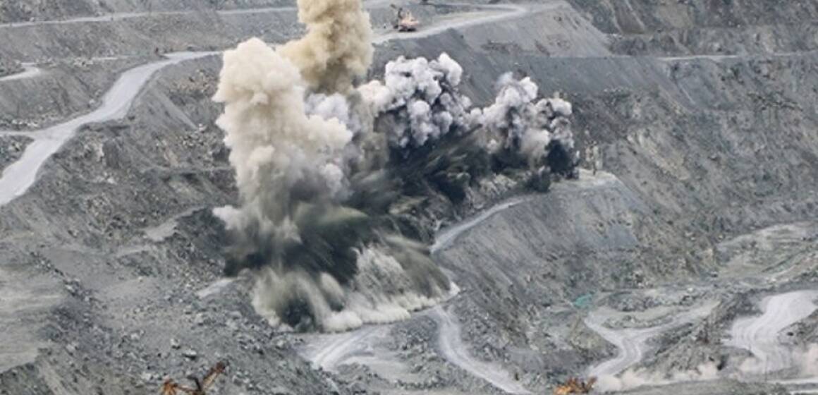 15-listopada-u-khmilnickomu-rayoni-budut-lunati-vibukhi На Демидівському родовищі гранітів 10 грудня проведуть планові вибухи