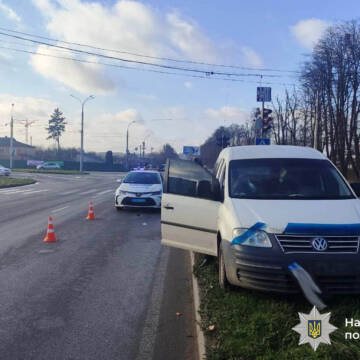 22d12fe6-91cc-4af0-9e57-5258035d4a4a У Вінниці водій Volkswagen збив дівчину на пішохідному переході