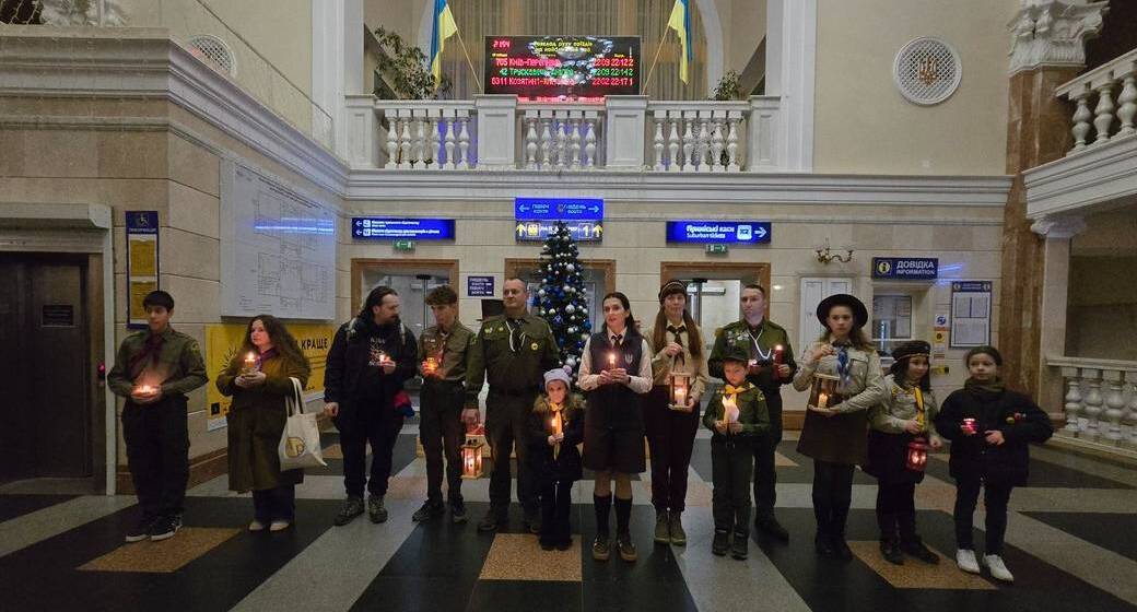 38fc7cec9a2f304bfdfb598c35932635 До Вінниці привезли Вифлеємський вогонь миру