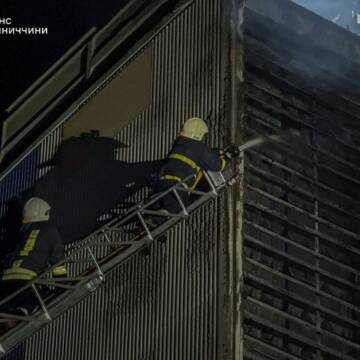 Чотири пожежі за добу: горіли житлові будинки та зерносушарка