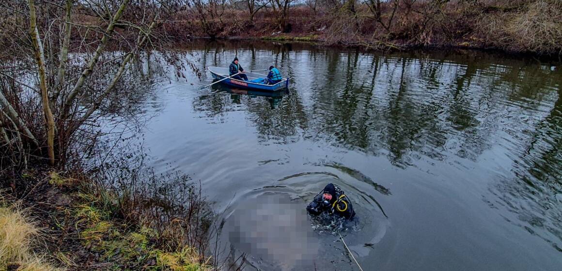 594910743_1330975345708685_2019910261722627558_n У Хмільнику рятувальники дістали з водойми потопельника