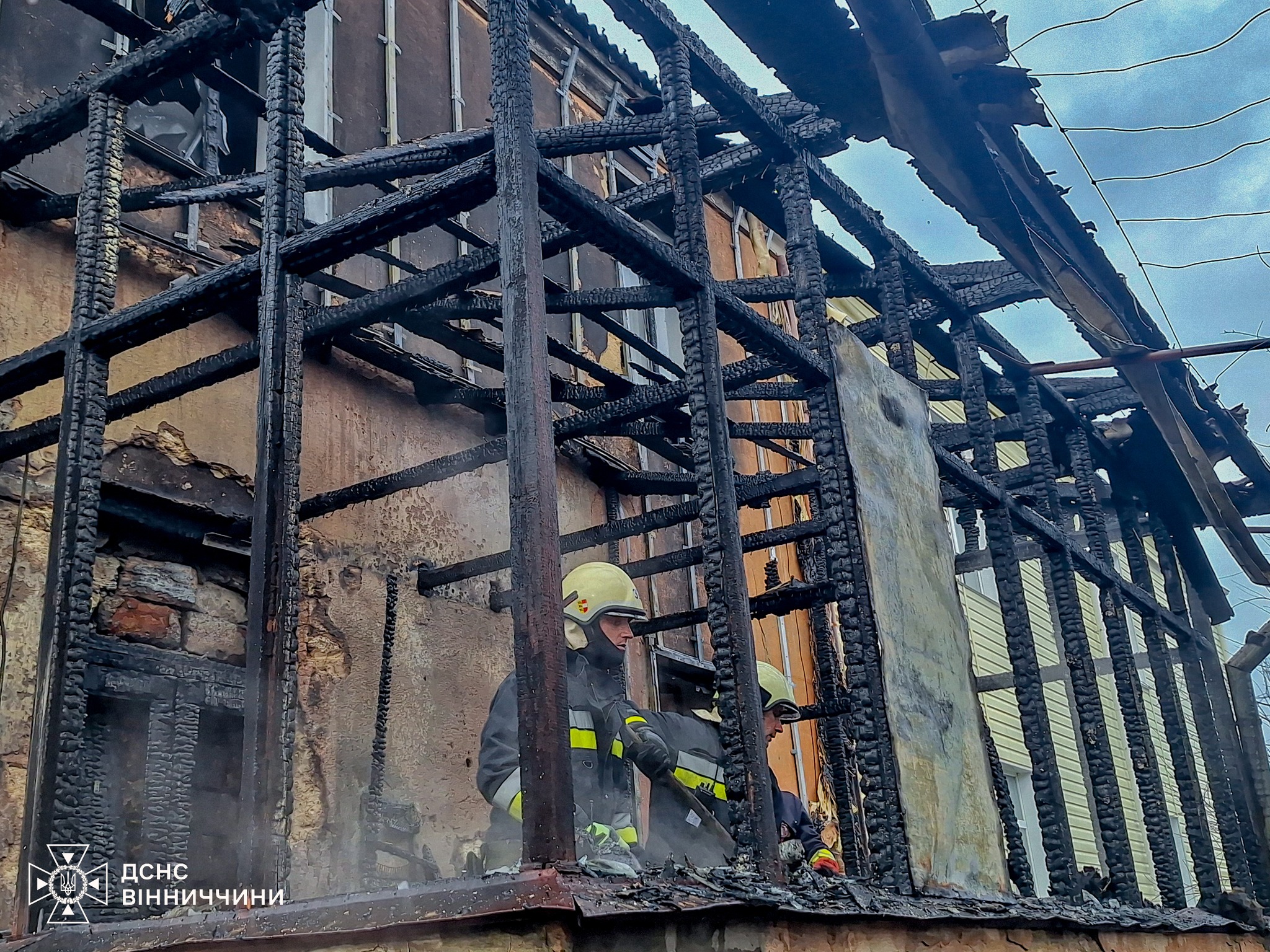 На Вінниччині горіла будівля музичної школи та зерносушарка