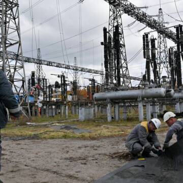 Аварійні відключення: орки вдарили по енергетиці у 8 областях