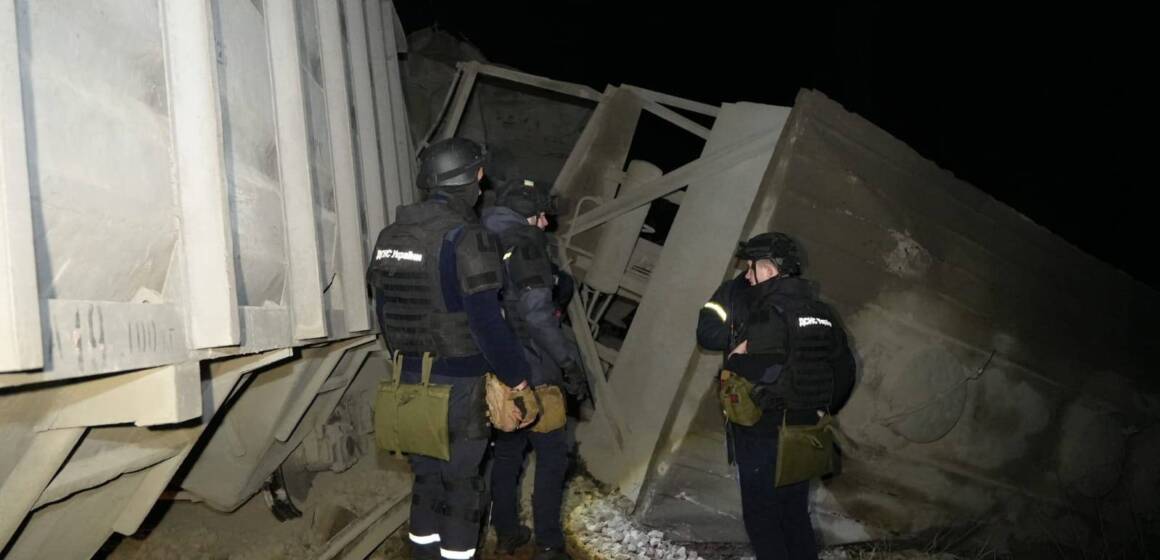 Зміна руху та поранення бригади: що відомо про аварію на залізниці