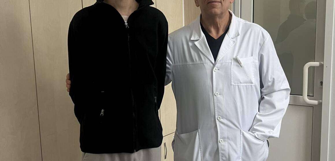 601850188_122159573078726786_3578745223319434696_n Забрали кров і на 20 хвилин зупинили кровообіг: як лікарі врятували вінничанина