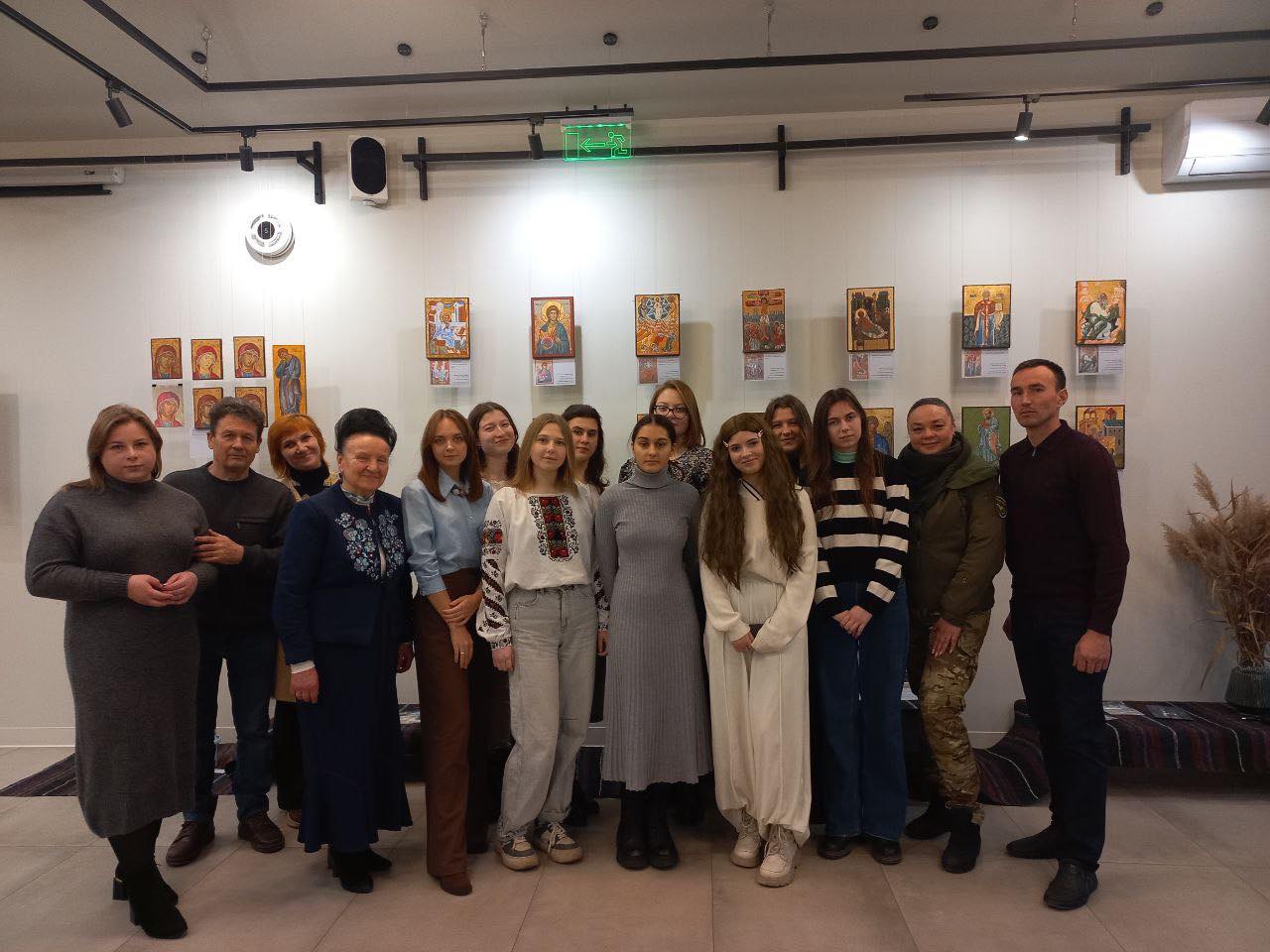 Від старовинних ікон до авторських вертепів: де відвідати унікальну виставку?