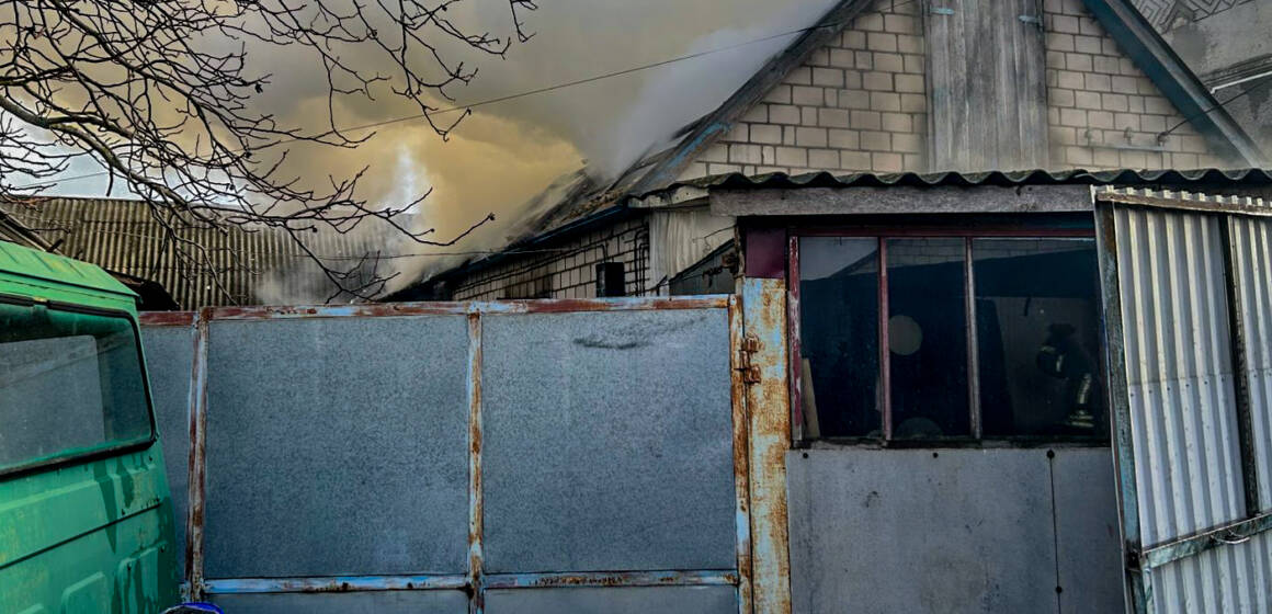 Коротке замикання спричинило масштабні втрати: у вогні загинули тварини та 6 тонн сіна