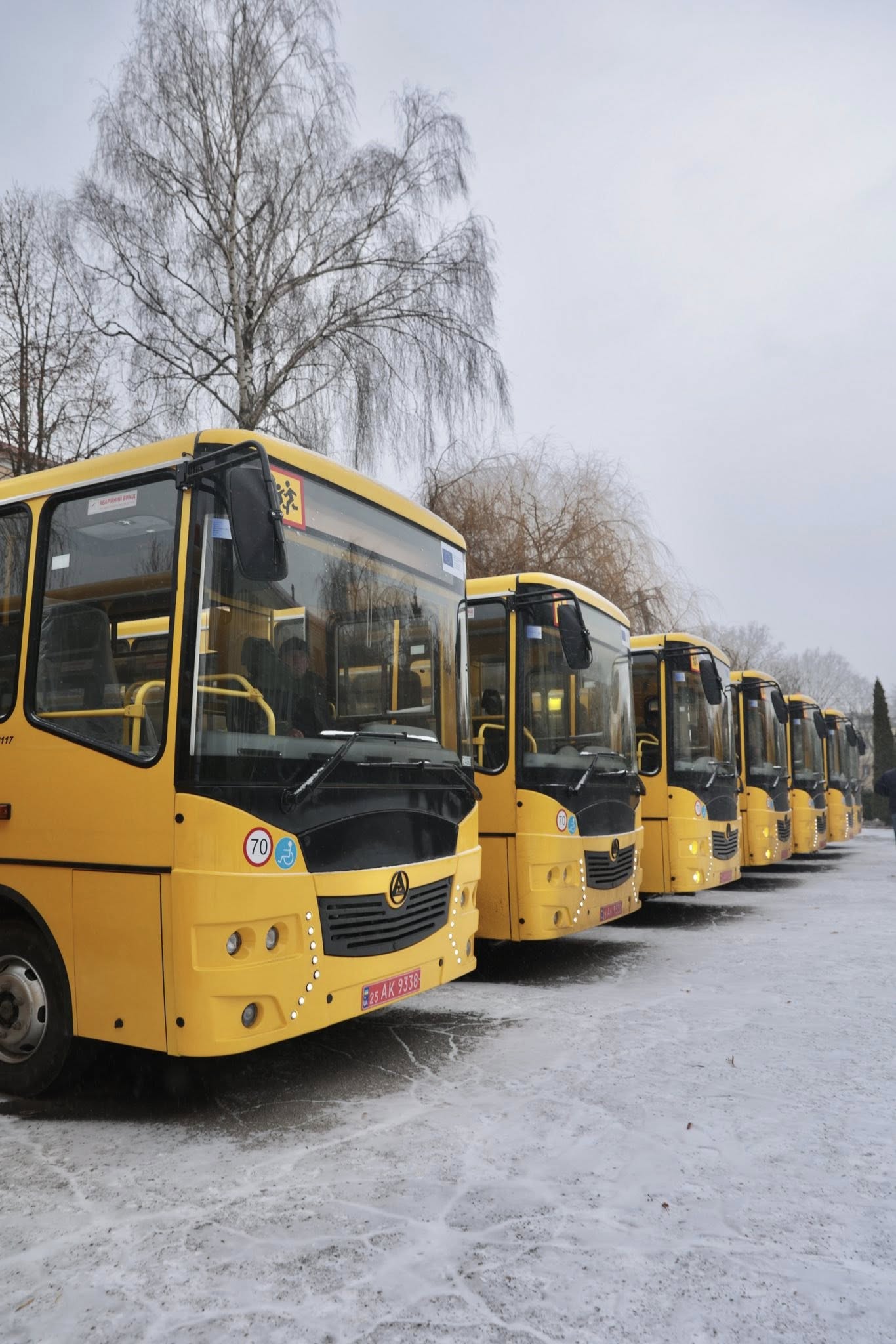 Шкільний автопарк Вінниччини поповнився 11 новими автобусами