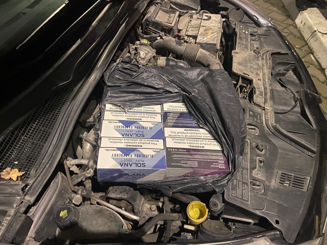 На Вінниччині митники зупинили спробу контрабанди електронних сигарет через кордон