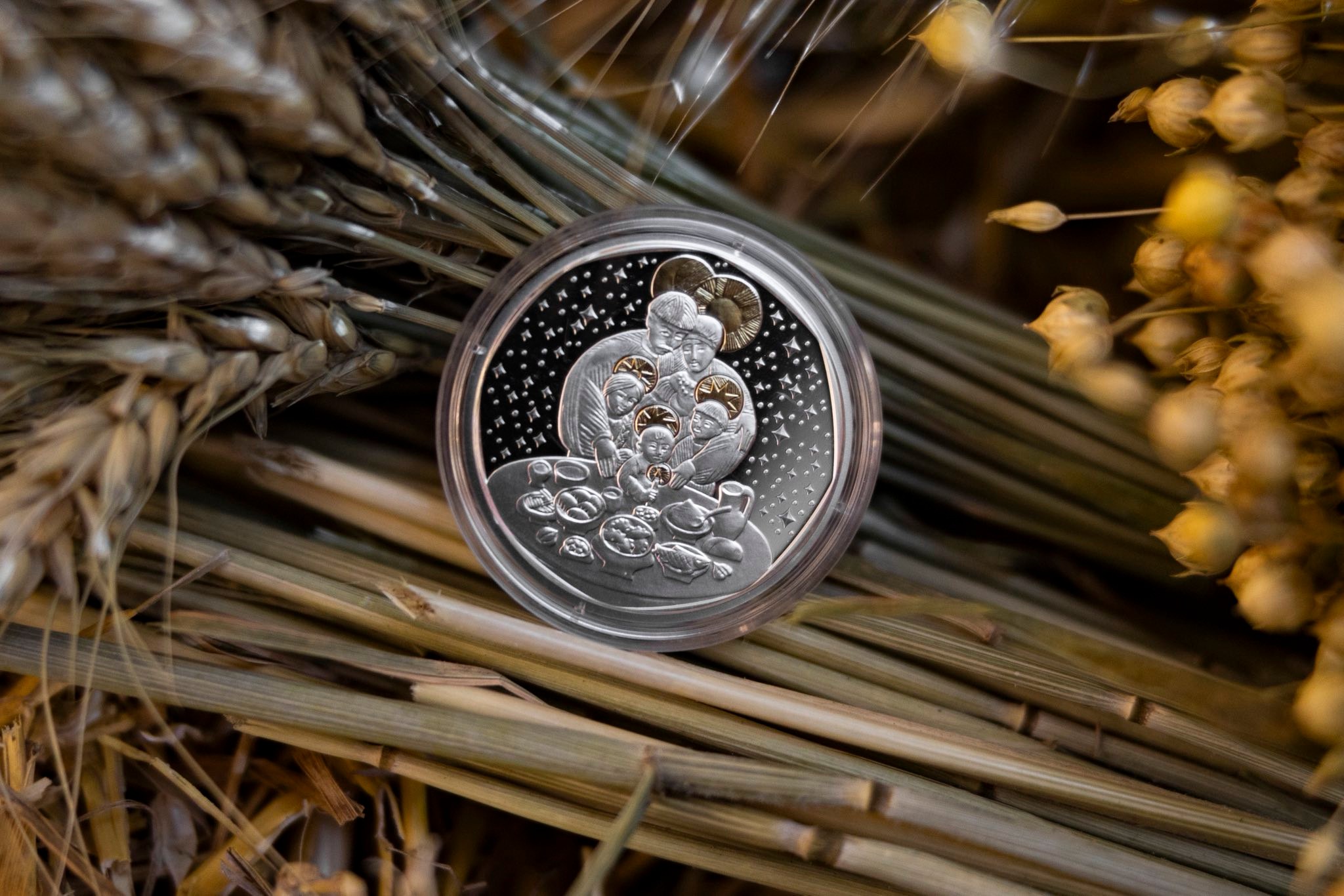 Срібну монету з позолотою  «Дух Різдва» презентував Нацбанк