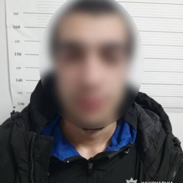 Запропонував випити, а натомість побив та пограбував