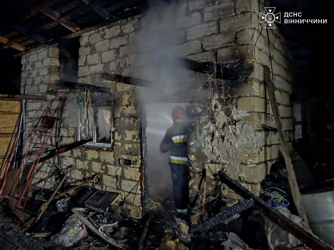 В області за добу сталося шість пожеж: горіли будинки, авто та господарські споруди