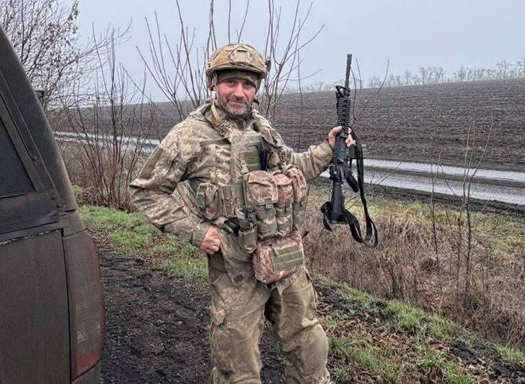 608531392_1229652312404984_7459680154868351843_n Слово як збороя: воїн із Вінниччини підкорює літературний олімп