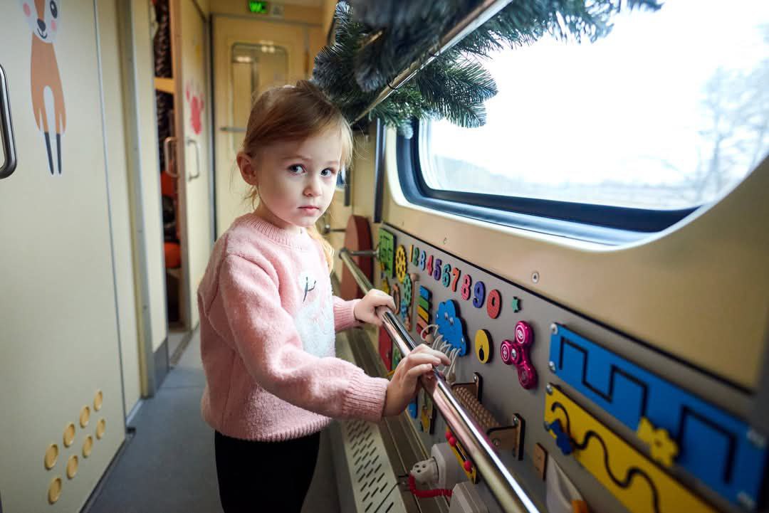 Укрзалізниця випустила ще два дитячі вагони