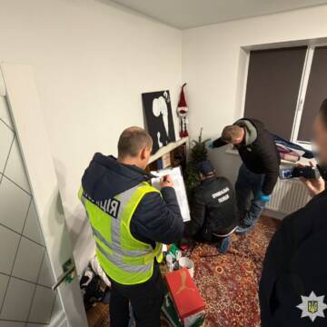 694e422472219115959258 Псевдосиловики під виглядом обшуку пограбували пенсіонерів у Вінниці