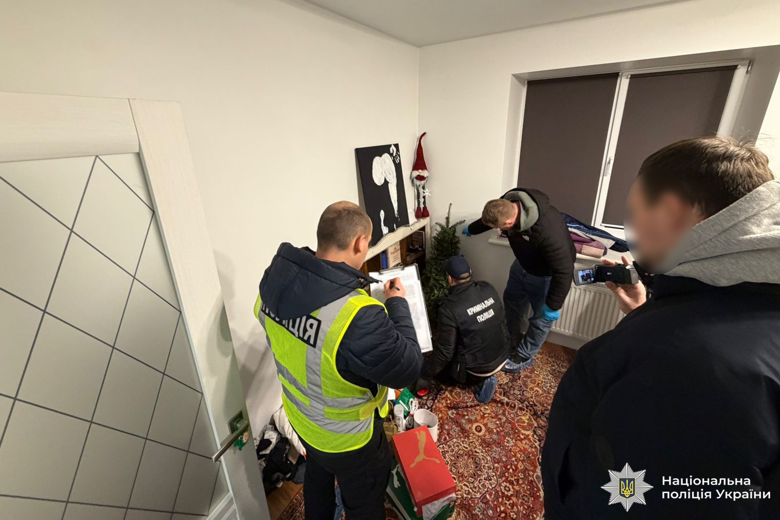 Псевдосиловики під виглядом обшуку пограбували пенсіонерів у Вінниці