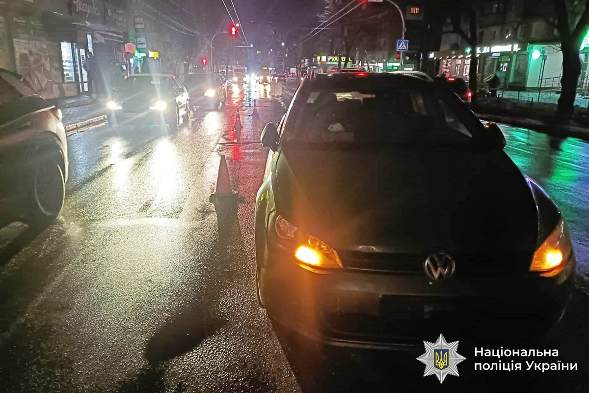 У Вінниці водій Volkswagen збив жінку на пішохідному переході