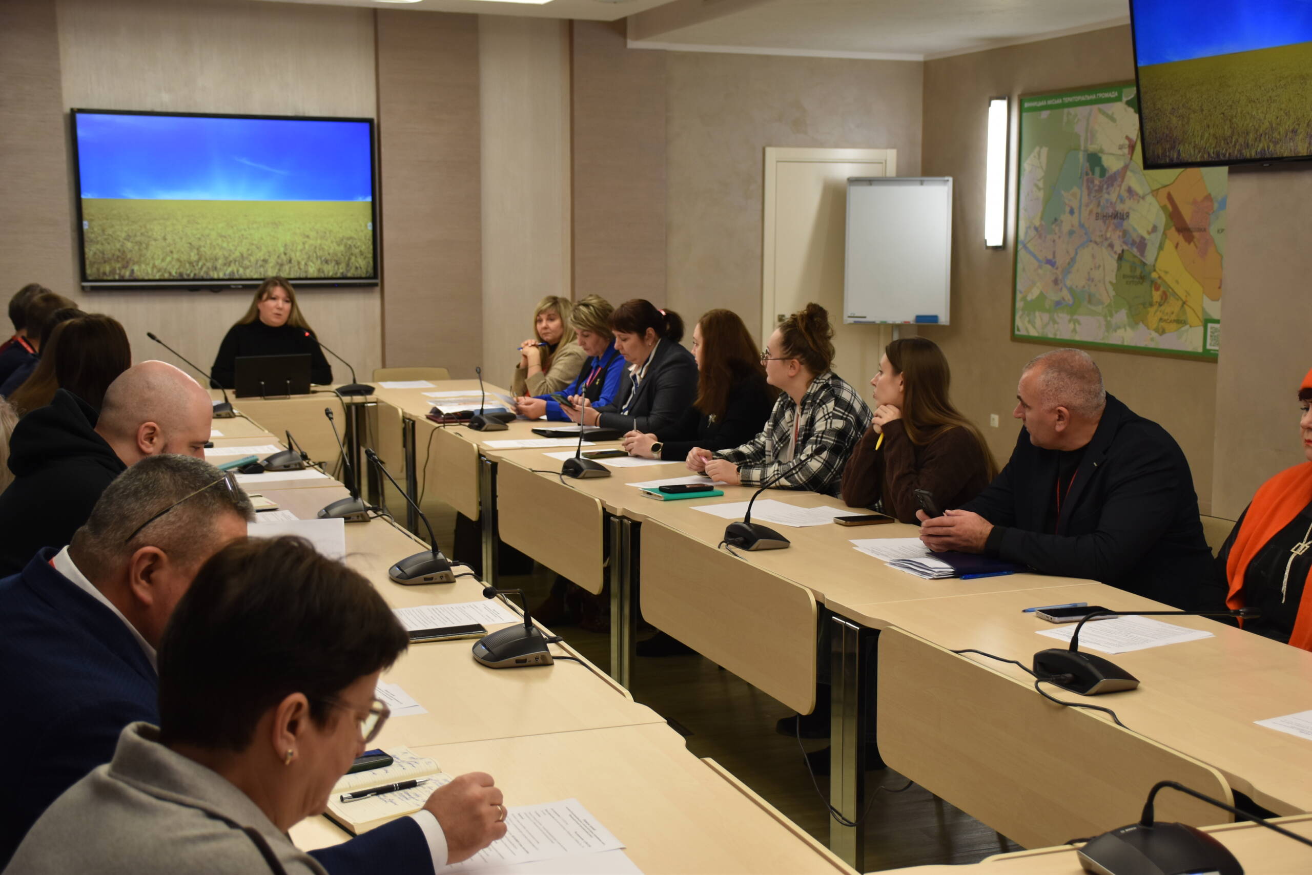 Підтримка ВПО: Вінницька громада оновила програми допомоги та затвердила стратегію на 2026 рік