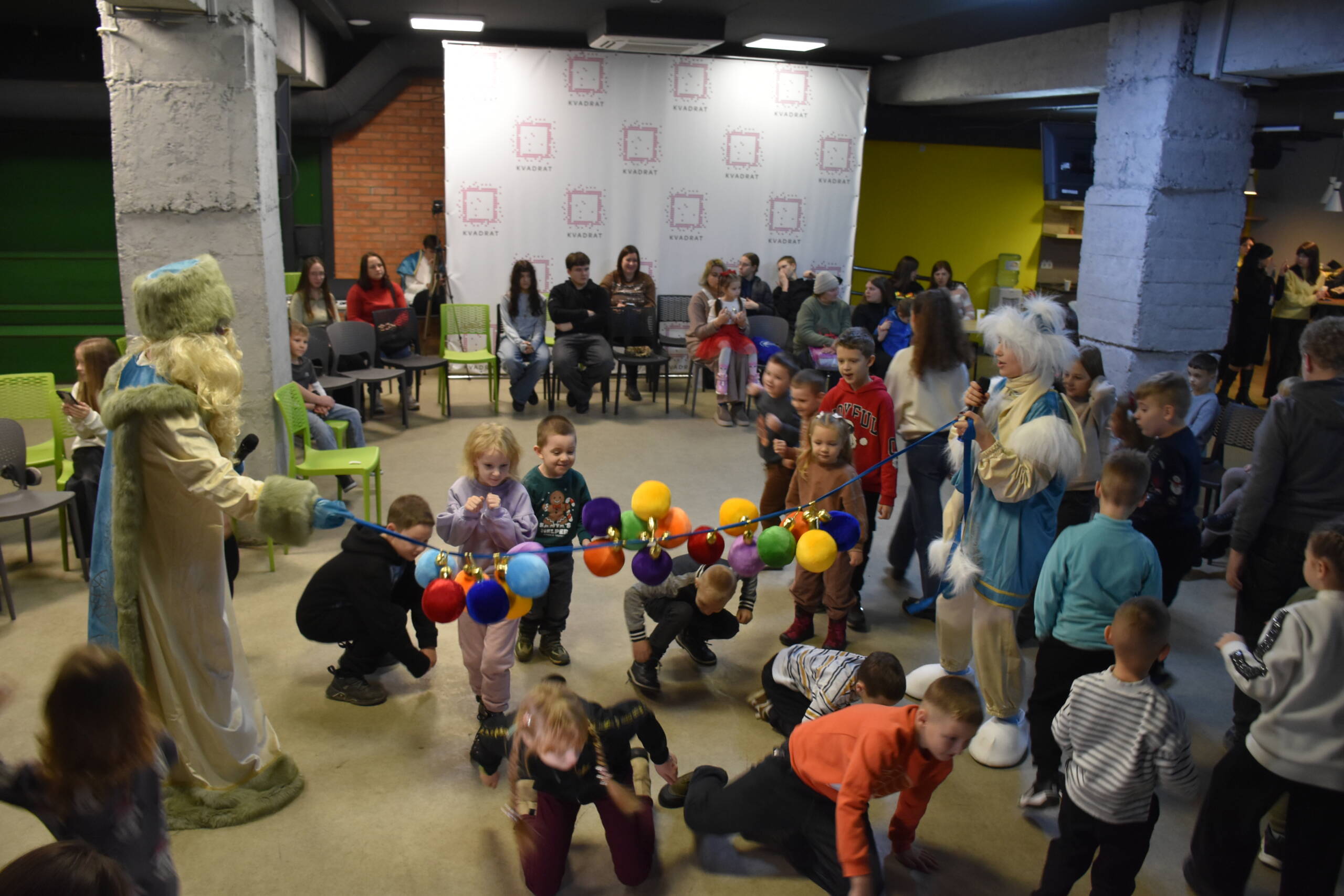 До Дня Святого Миколая для дітей полеглих воїнів та малечі з багатодітних родин влаштували ігротеку