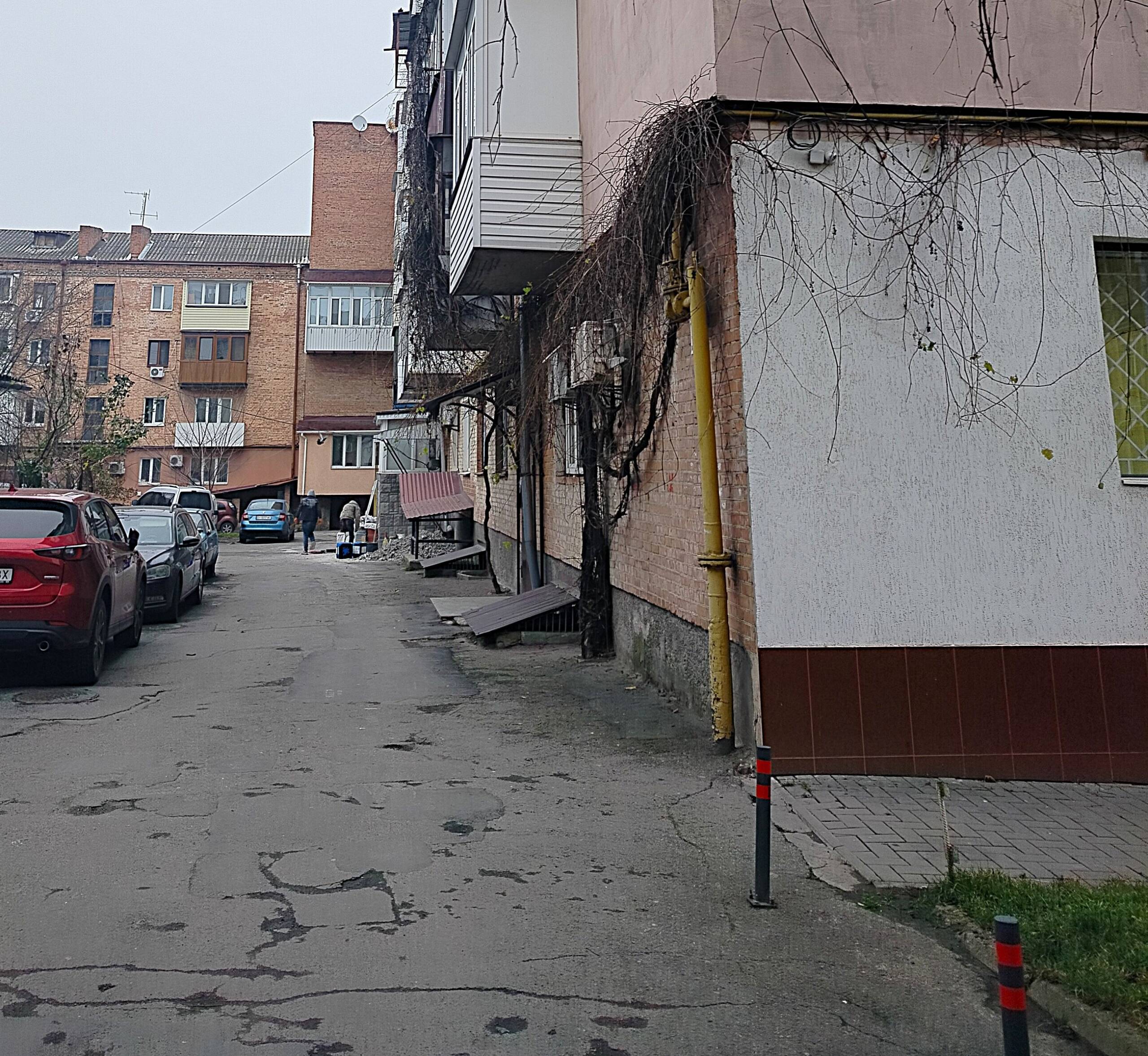 У Вінниці почали облаштовувати безбар’єрний простір у багатоквартирному будинку на Театральній