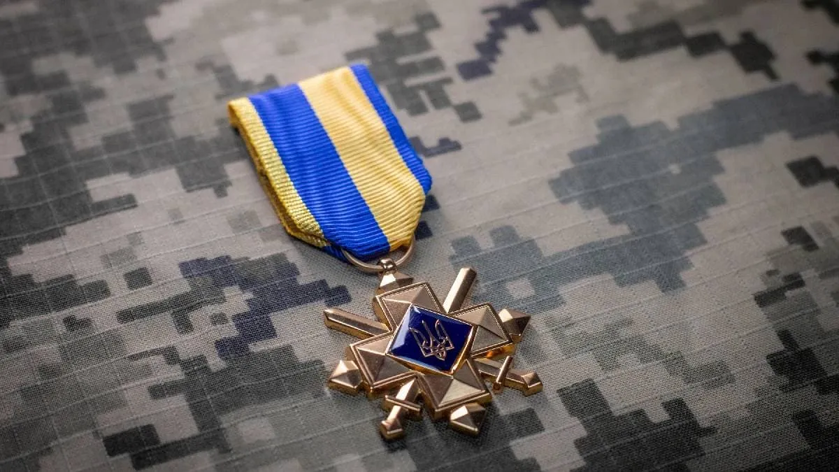 Кабмін ухвалив щомісячні виплати для військових, які отримали державне відзначення