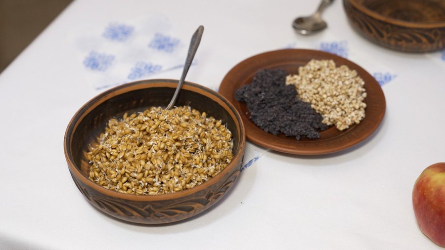 Вінничанка відтворила давній рецепт «живої» куті трипільців