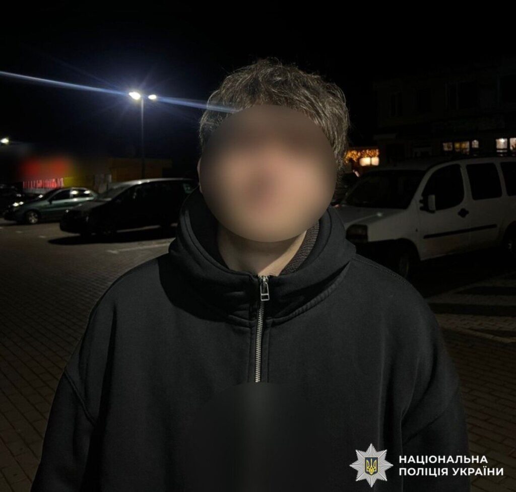 Квартирант викрав зі схованки господаря 3 тисячі доларів та 130 тисяч гривень