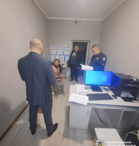 На Вінниччині жінка з ножем накинулася на 12-річну дівчинку