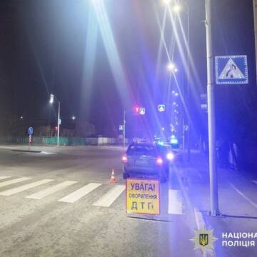 На нерегульованому переході у Вінниці автомобіль збив школярку
